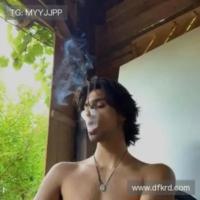 黄婧茵